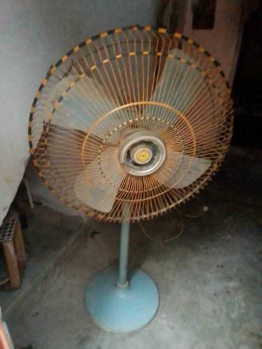 pedestal fan