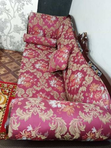 good condition Weldon dewan sofa 3 seater 