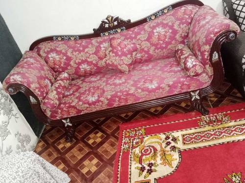 good condition Weldon dewan sofa 3 seater 