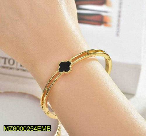 •  Plating: Golden Plated•  Type: Casual
