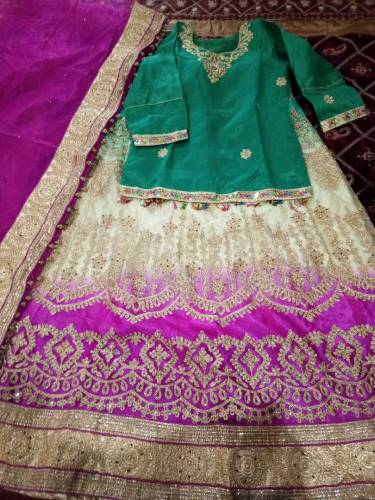 Mehndi bridal dress is lehnga 