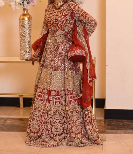 Full heavy Bridal Lahnga Same heavy work is also on the back side