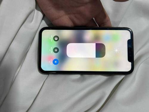 I phone 11 jv 64 gb urgent sell 