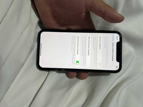I phone 11 jv 64 gb urgent sell 