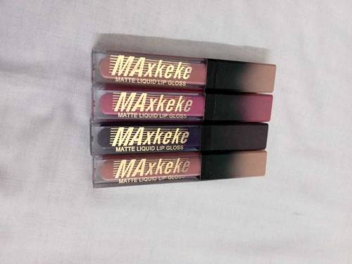 Matt lipgloss long lasting coverage 