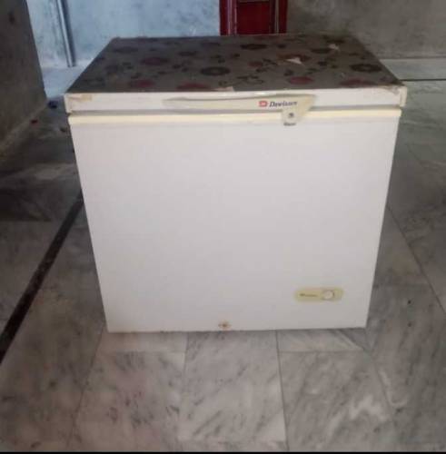 excellent condition dawalce deep freezer 