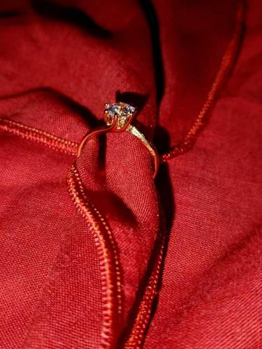 beautiful and elegant design of ladies ring.
