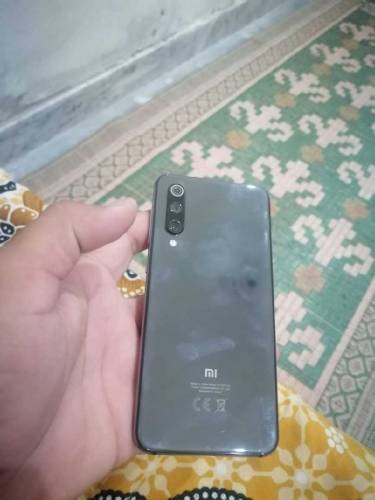 MI 9SE
