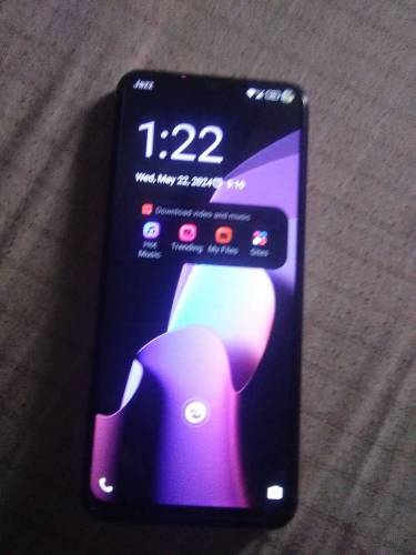 sparx neon x 4/128 condition 10/10 9 month company warranty