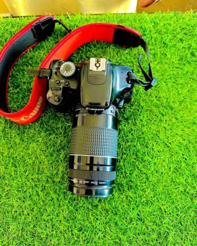 DSLR CAMERA 