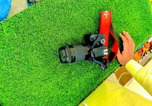 DSLR CAMERA 