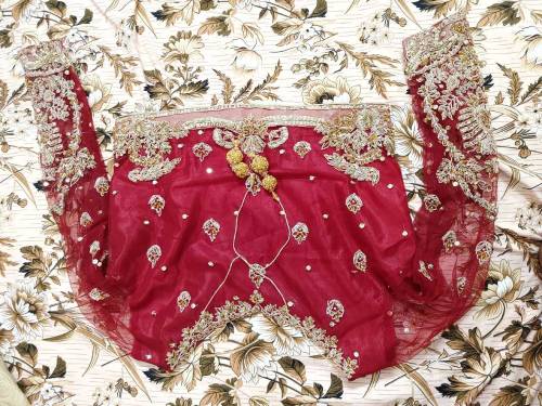 Barat = Blouse+Lehnga+Dupatta+Rukhsati Dupatta+Jewelry+Pouch