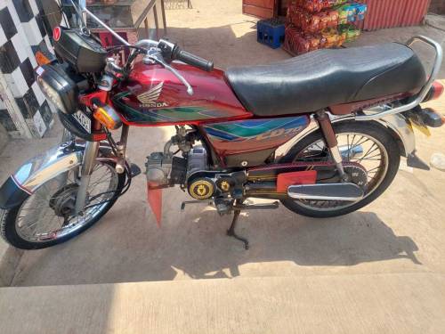 Honda CD 70 argent for sale complete document Lahore number 