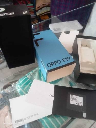 Oppo F19 6GB 128GB colour prism black condition 10/10 with bo