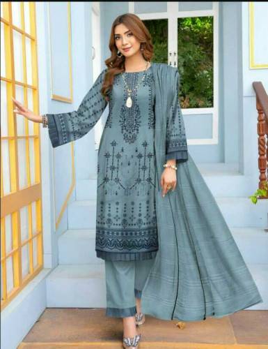3 pcs women unstitched lawn Embroidered suit