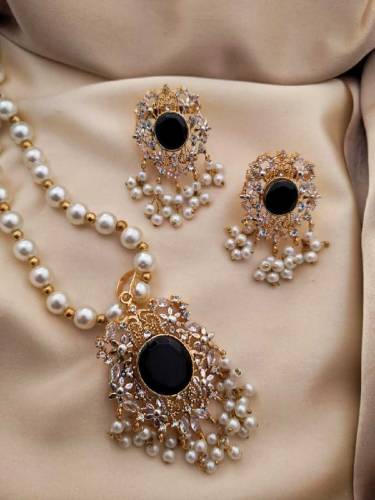 Elegant ,beautiful Egyptian Gajra Pendant Set