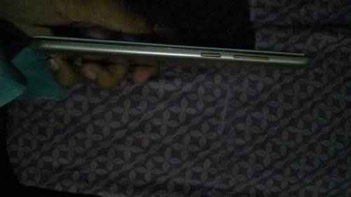 mobile bilkul ok ha sath box ga