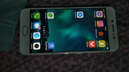 mobile bilkul ok ha sath box ga