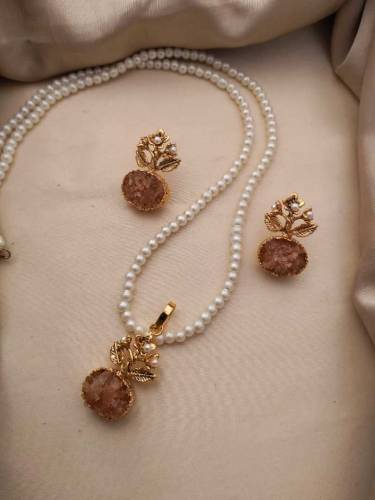 Egyptian crushed jewellery 