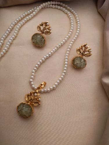 Egyptian crushed jewellery 