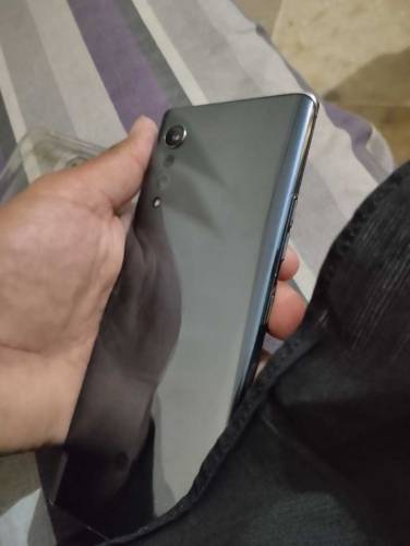 selling my lg velvet 5g non pta 