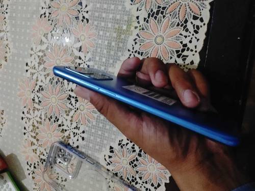 selling my redmi 10c with 9 months warrenty available 