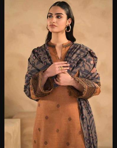 3 PCs Women's Unstitched LawnPrinted Suit