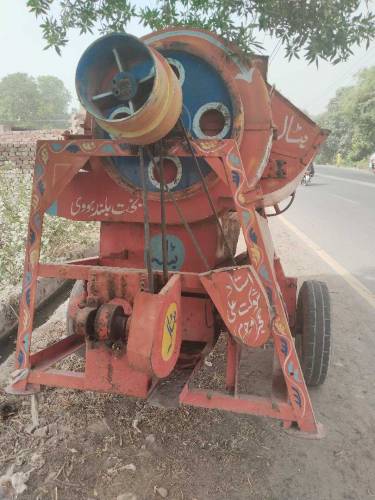 Thareshar machine 2022 model good condition 