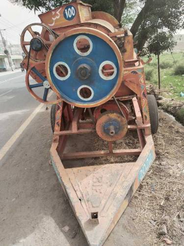 Thareshar machine 2022 model good condition 