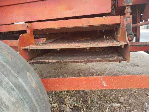 Thareshar machine 2022 model good condition 