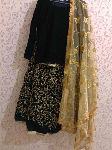 mehndi lehnga