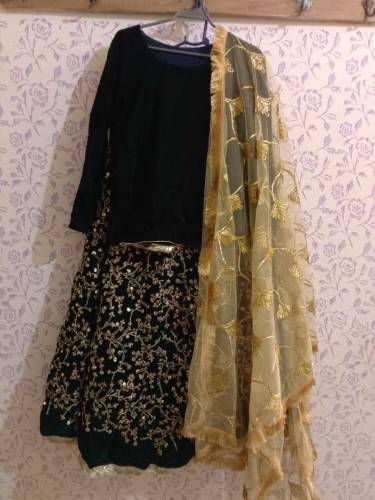 mehndi lehnga