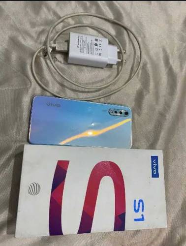vivo S1 mobile 4/128 box charge 
