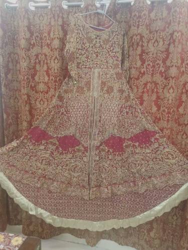 Bridal Long maxi with lehnga  (attached cancan )  for sale/rent