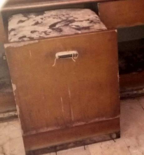 sale old bed set 