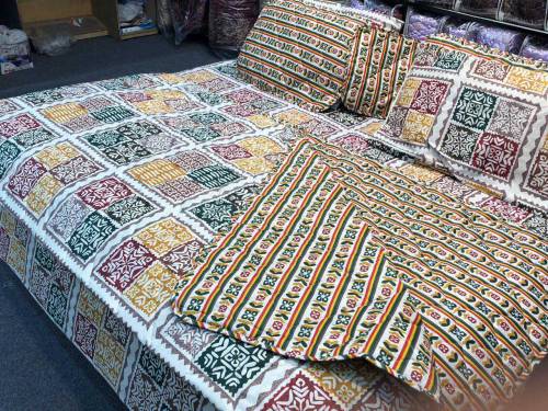 Bed sheet with 7 accesries