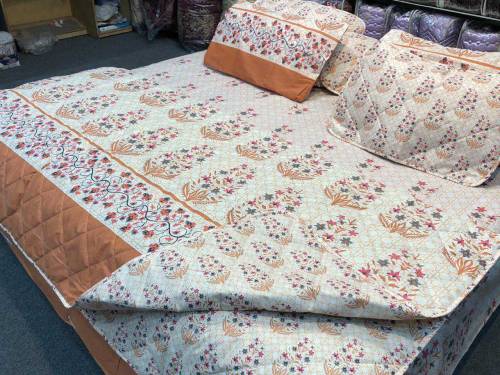Bed sheet with 7 accesries