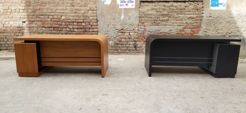 Exclusive office table