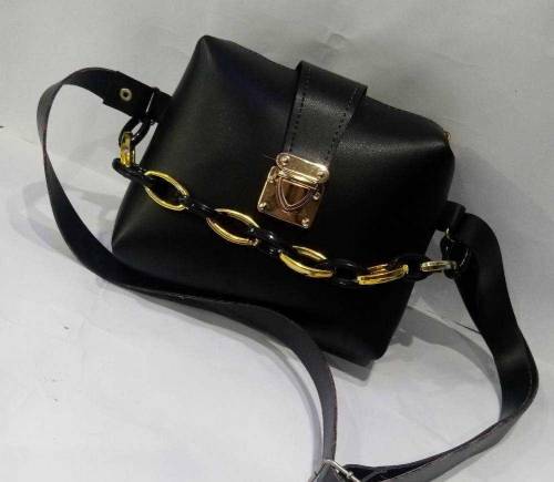 women chunky chain purse