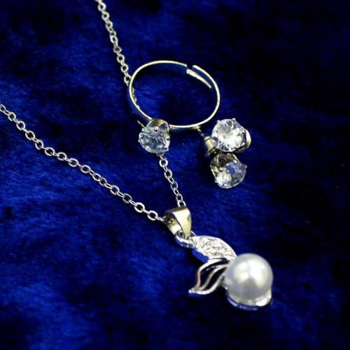 Eid Special Deal Pearl Earrings Hair Crown & Pendant Set