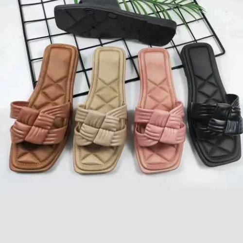 Ladies sleepera & Chappal