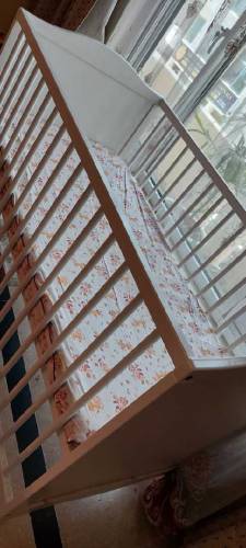baby cot