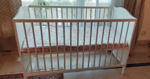 baby cot