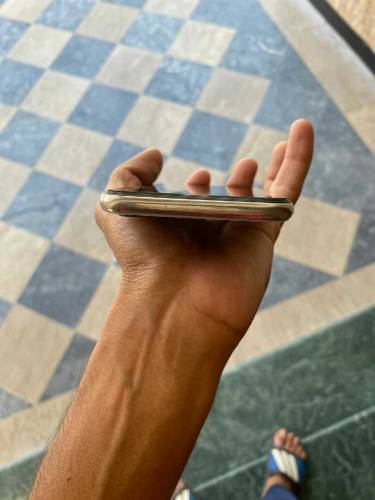 IPhone x non with Samsung galaxy on 5