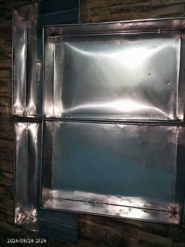 Steel tray for food working 
