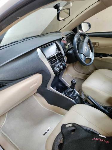 Toyota Yaris 2021 car