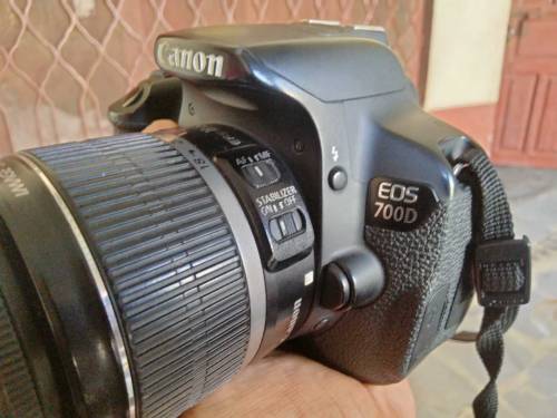 700D Camera With assesries 2 Battery & Chargers Bag 32GB Card For Sale