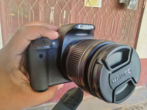 700D Camera With assesries 2 Battery & Chargers Bag 32GB Card For Sale