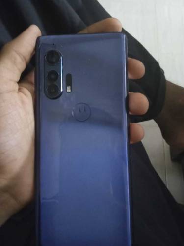 moto edges plus2020