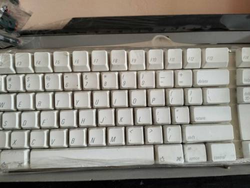 Apple Branded Keyboard with 2 USB Ports l